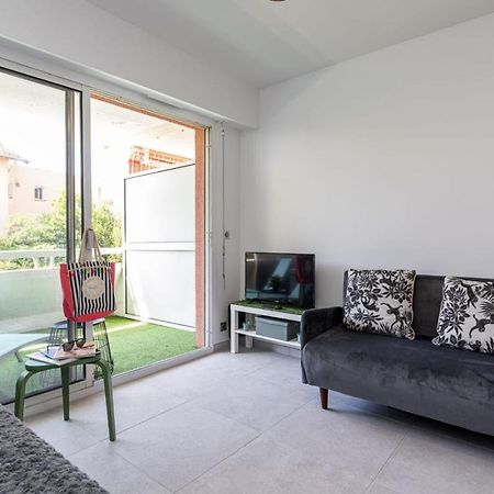 Pretty Studio Swimming Pool And Sea Cagnes-sur-Mer Luaran gambar